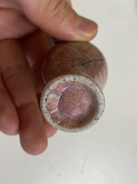 Zestien Chinese polychrome porseleinen snuifflessen en miniatuur vaasjes, 18/20e eeuw