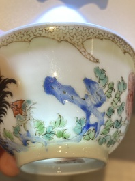 Een zeldzame Chinese famille rose 'hanen' kop en schotel met Baiyun Shanren 白雲山人 zegelmerk, Yongzheng