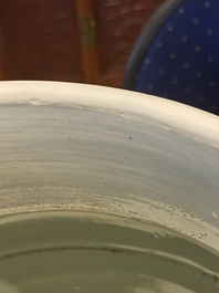 Grand vase couvert en porcelaine de Chine wucai &agrave; d&eacute;cor de l'anniversaire de Guo Ziyi, &eacute;poque Transition