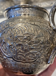 A Chinese silver 4-piece tea service on tray, Tu Mao Xing mark 塗茂興, 19th C.
