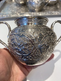 A Chinese silver 4-piece tea service on tray, Tu Mao Xing mark 塗茂興, 19th C.