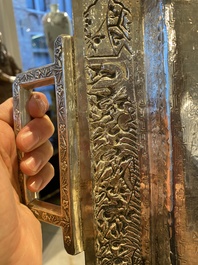 A Chinese silver 4-piece tea service on tray, Tu Mao Xing mark 塗茂興, 19th C.