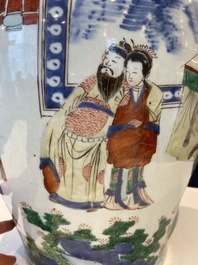 Grand vase couvert en porcelaine de Chine wucai &agrave; d&eacute;cor de l'anniversaire de Guo Ziyi, &eacute;poque Transition