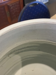 Grand vase couvert en porcelaine de Chine wucai &agrave; d&eacute;cor de l'anniversaire de Guo Ziyi, &eacute;poque Transition