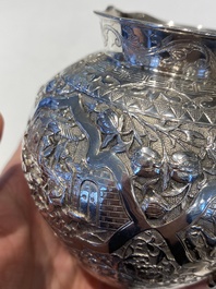 A Chinese silver 4-piece tea service on tray, Tu Mao Xing mark 塗茂興, 19th C.