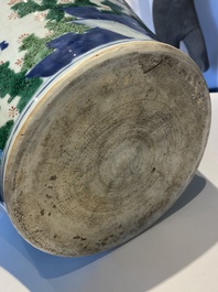 Grand vase couvert en porcelaine de Chine wucai &agrave; d&eacute;cor de l'anniversaire de Guo Ziyi, &eacute;poque Transition