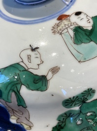 Grand vase couvert en porcelaine de Chine wucai &agrave; d&eacute;cor de l'anniversaire de Guo Ziyi, &eacute;poque Transition