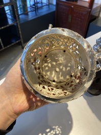 Grand br&ucirc;le-parfum tripod en argent, marque Shanghai Xinfengxiang 上海新鳳祥, Chine, dat&eacute; 1925