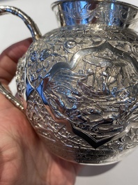 A Chinese silver 4-piece tea service on tray, Tu Mao Xing mark 塗茂興, 19th C.