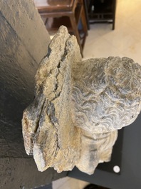Sculpture de Bouddha Shakyamuni en schiste gris, Gandhara, 3/4&egrave;me