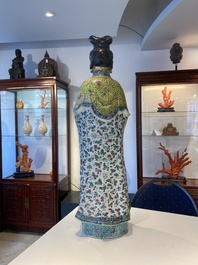Importante sculpture de Guanyin en porcelaine de Chine famille rose, marque en creux Li Fu Xing Hao 李福興號, 19&egrave;me