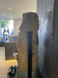 Sculpture de Bouddha Shakyamuni en schiste gris, Gandhara, 3/4&egrave;me