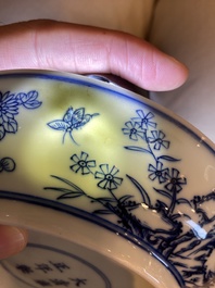 Coupe en porcelaine de Chine en bleu et blanc, marque et &eacute;poque de Yongzheng