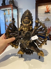 Statuette de Yamantaka en bronze dor&eacute;, Sino-Tibet, probablement 17/18&egrave;me