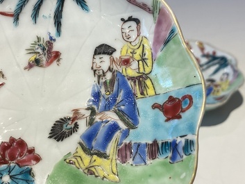 Drie Chinese famille rose 'lotus' koppen en schotels met een geleerde en zijn dienaar, Yongzheng