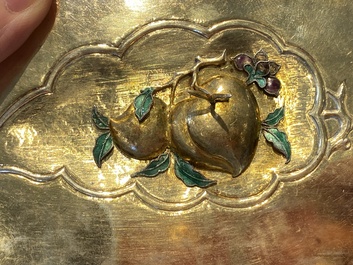 Rare coffret imp&eacute;rial en filigrane d'argent dor&eacute; et &eacute;maill&eacute; incrust&eacute; de pierres pr&eacute;cieuses, Chine, Qianlong