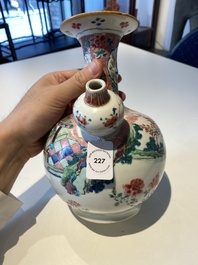 Kendi en porcelaine de Chine famille rose &agrave; d&eacute;cor d'une sc&egrave;ne du 'Xi Xiang Yi', Yongzheng