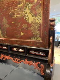 Ecran de table en bois dor&eacute;, laqu&eacute; et polychrom&eacute;, Chine, Shanxi, 16/17&egrave;me