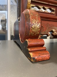 Ecran de table en bois dor&eacute;, laqu&eacute; et polychrom&eacute;, Chine, Shanxi, 16/17&egrave;me