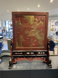 Ecran de table en bois dor&eacute;, laqu&eacute; et polychrom&eacute;, Chine, Shanxi, 16/17&egrave;me