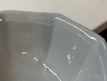 Partie de service &agrave; th&eacute; de cinq pi&egrave;ces en fa&iuml;ence de Delft en bleu et blanc, 18&egrave;me