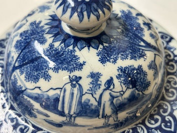 Tr&egrave;s rare pot &agrave; posset en fa&iuml;ence de Delft en bleu et blanc, d&eacute;but du 18&egrave;me