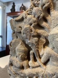 Een fijn Khmer zandstenen reli&euml;f met 'De geboorte van Brahma', Angkor periode, Cambodja, 11e eeuw