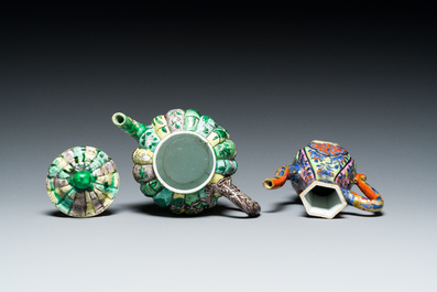 A Chinese clobbered blue and white ewer, a plate and a verte biscuit teapot, Kangxi
