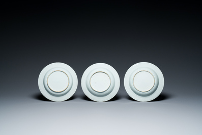 14 Chinese blauw-witte en verte-Imari borden, Kangxi/Qianlong