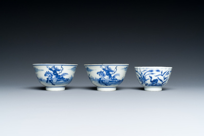Elf stukken Chinees blauw-wit porselein, Ming tot 19e eeuw