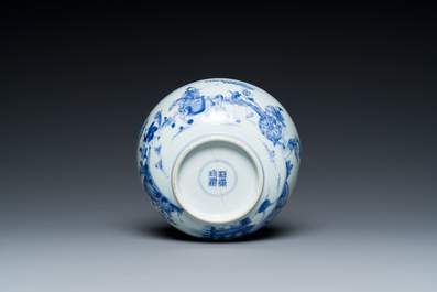 Elf stukken Chinees blauw-wit porselein, Ming tot 19e eeuw