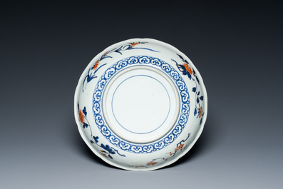 Plat en porcelaine Imari de Japon &agrave; d&eacute;cor d'un paysage, Edo, 17&egrave;me