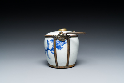 A Chinese blue and white 'Bleu de Hue' water pipe for the Vietnamese market, 19th C.