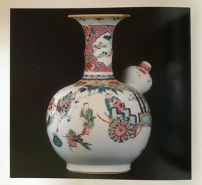 Een Chinese famille rose 'Xi Xiang Ji' kendi, Yongzheng