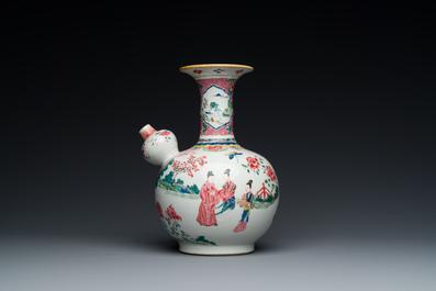 Een Chinese famille rose 'Xi Xiang Ji' kendi, Yongzheng