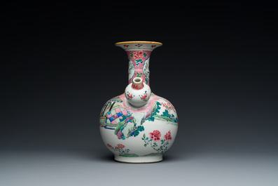 Een Chinese famille rose 'Xi Xiang Ji' kendi, Yongzheng
