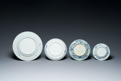 Elf stukken Chinees blauw-wit porselein, Ming tot 19e eeuw