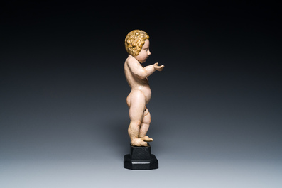 Enfant J&eacute;sus en bois sculpt&eacute; et polychrom&eacute; au bras amovible, Europe du Sud, 17/18&egrave;me