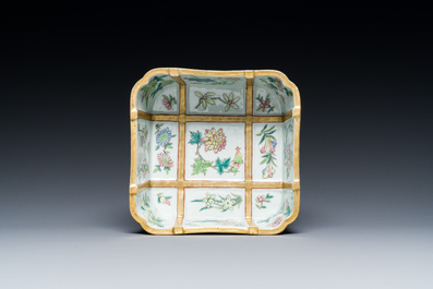 Bol de forme carr&eacute;e en porcelaine de Chine famille rose, marque et &eacute;poque de Daoguang