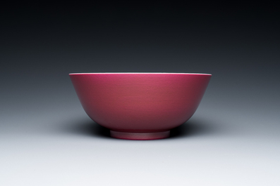 Bol en porcelaine de Chine en rouge de rubis monochrome, marque et &eacute;poque de Guangxu