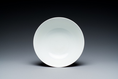 Bol en porcelaine de Chine en rouge de rubis monochrome, marque et &eacute;poque de Guangxu