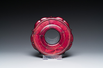 Vase de forme bouteille en porcelaine de Chine &agrave; &eacute;mail flamb&eacute;, 19&egrave;me