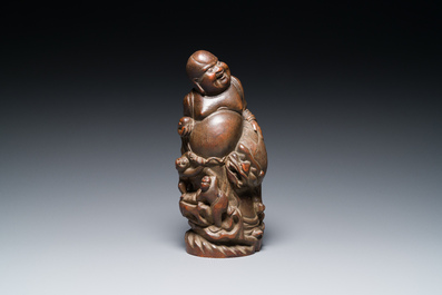 Bouddha en bois de bambou sculpt&eacute;, Chine, 18/19&egrave;me