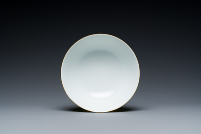 A Chinese yellow-ground famille verte 'bamboo' bowl, Tongzhi mark, 19/20th C.
