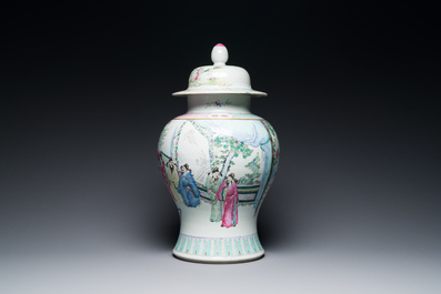 Vase couvert en porcelaine de Chine famille rose, marque de Qianlong, 19&egrave;me