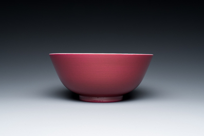 Bol en porcelaine de Chine en rouge de rubis monochrome, marque et &eacute;poque de Guangxu