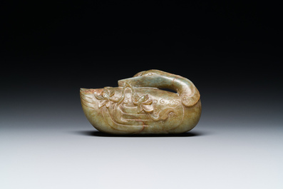 Een Chinese celadon jade groep van twee mandarijneenden, Ming