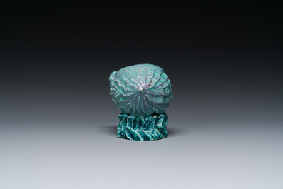 Een Chinese schelpvormige waterpot met robin's-egg glazuur, Qianlong