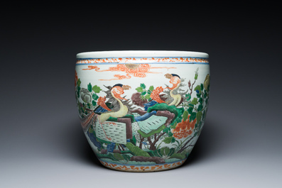 A Chinese famille verte 'phoenixes' fish bowl, 19/20th C.