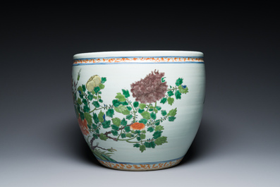 A Chinese famille verte 'phoenixes' fish bowl, 19/20th C.